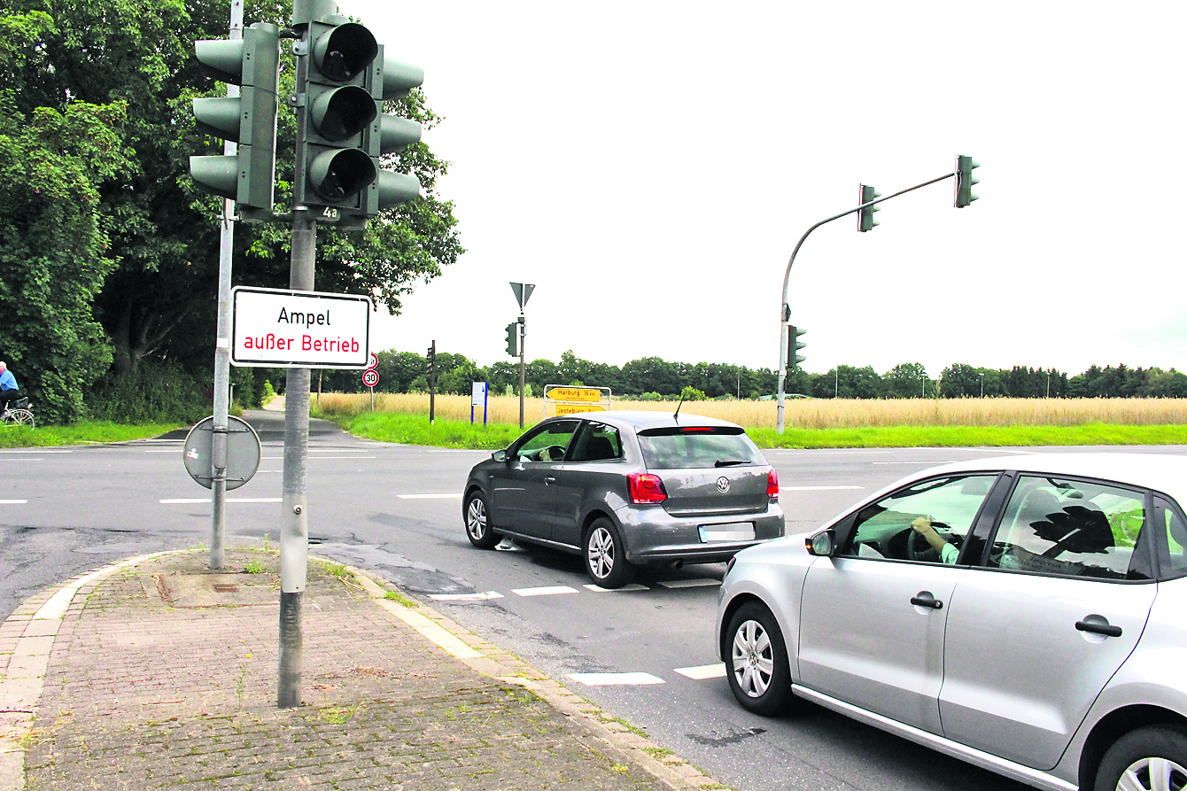 Die Ampelanlage an der Kreuzung Kleckerwaldstraße/Ecke
Jesteburger Chaussee ist bereits seit Mitte Juni ausgefallen