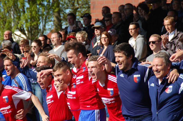Schöner kann keiner jubeln - D/A-Kicker und Fans