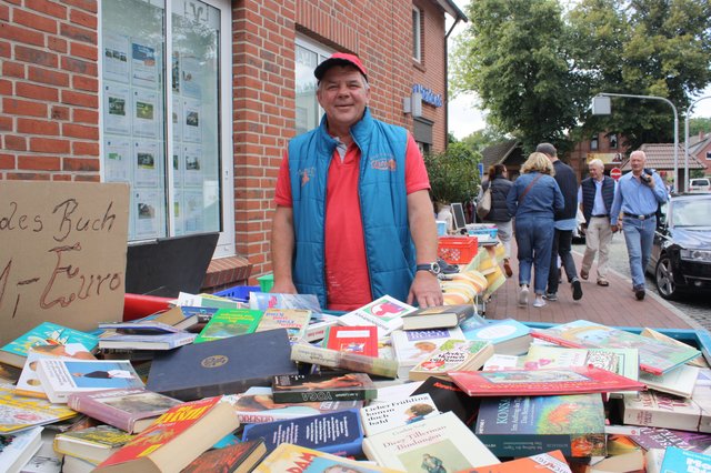 "Meine Bücherkiste läuft gut": Verkäufer Klaus Ciszek