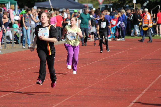 Volle Konzentration und das Ziel vor Augen: Beim „Sportivationstag“ gingen fast 1.000 junge Sportler an den Start