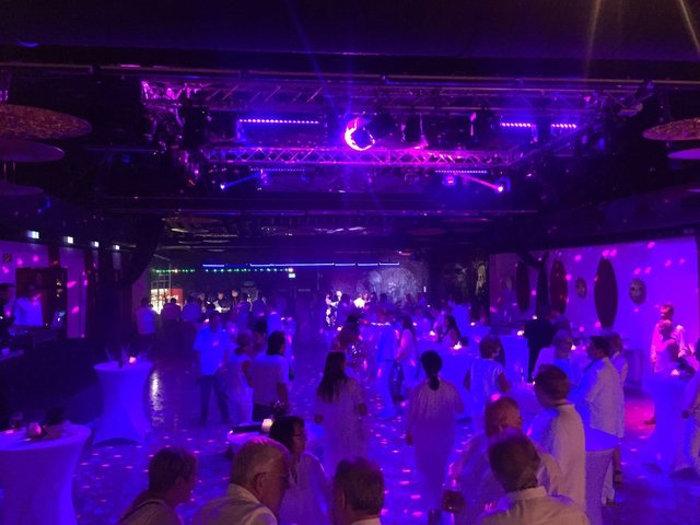 Die Gäste feierten eine rauschende Party | Foto: Nadine Escher