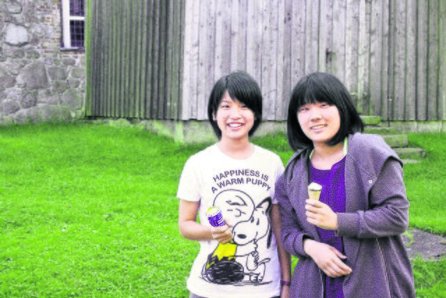 Freuen sich auf eine tolle Zeit: Izumi Kosugi (li.) und Risa Inagaki aus Japan