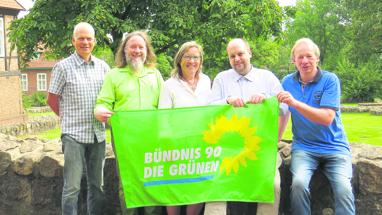 Die Kandidaten der Grünen für die Samtgemeinde Harsefeld (v.li.): Ralf Poppe, Thorsten Törner, Regina Poppe, Kai Bojens und Hartwig Holthusen