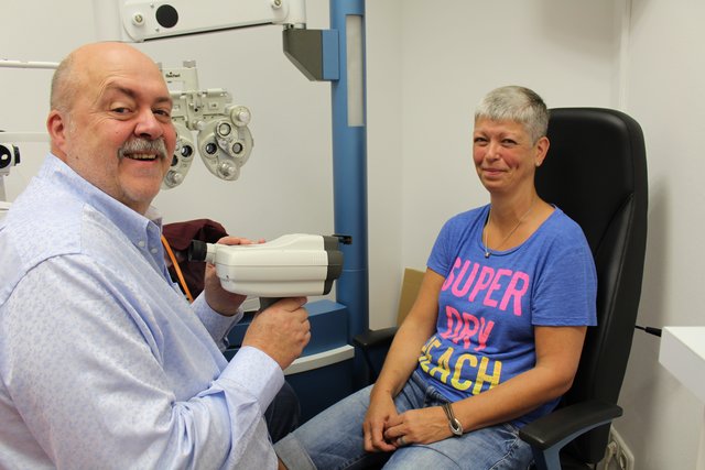 Norbert Kesse berät Gaby Schneider