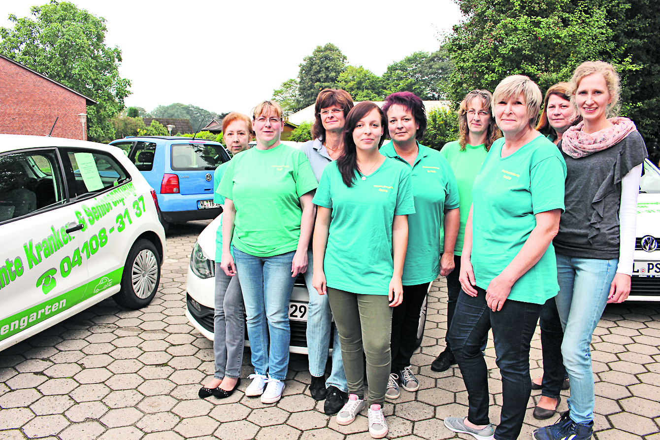 Sie sind stets für ihre Patienten da (kl. Foto, v.li.): Gabriele Krüger, Ilona Potratz, Lydia Marchel, Mandy Meyer-Schröter, Cordula Schröter, Sabine Cornehl-Podschwat, Ute von Borstel, Reinhilde Heinsch-Döring und Kerstin Lüders (nicht auf dem Foto: Angelika Untersänger und Sabine Poost)