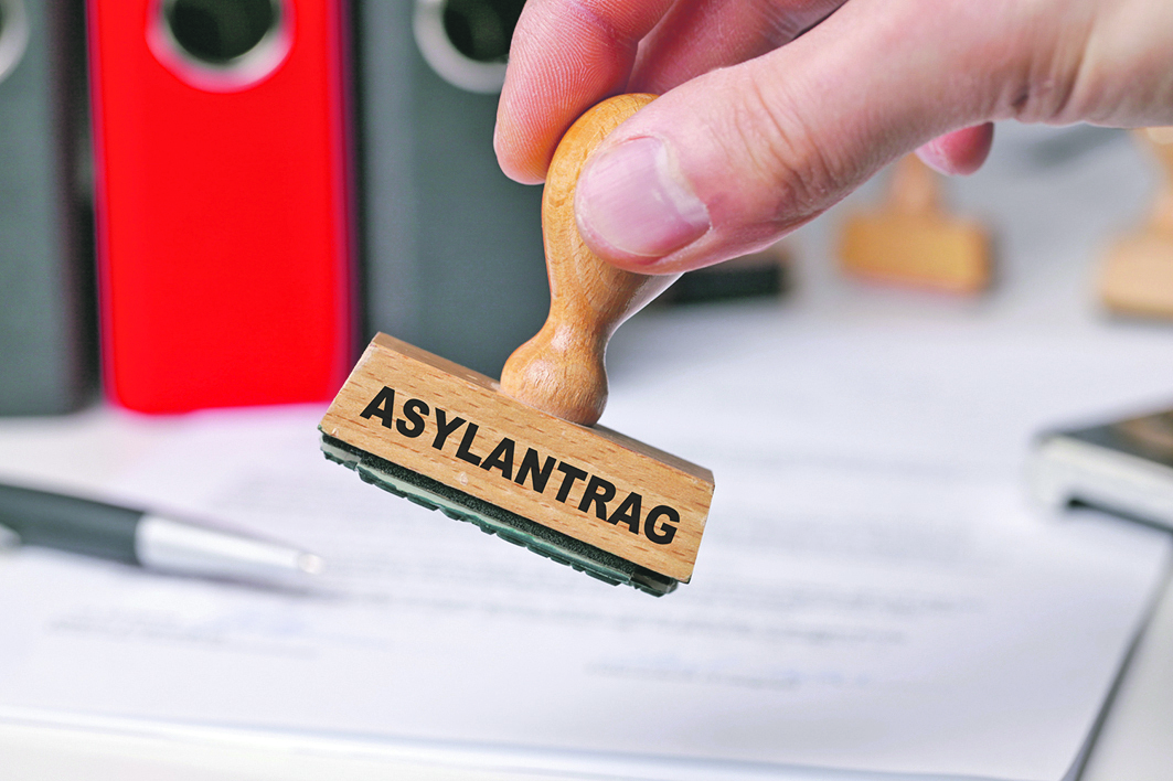 Die Lücke zwischen Registrierten und Asylbewerbern soll geschlossen werden