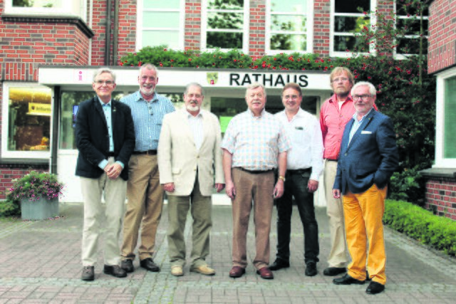 Wollen mit ihren Parteien ins Rathaus: Verwaltungschef Wolfgang Krause (3. v. re.) mit Hans-Joachim Abegg (Grüne, v. li.), Haiko Eberhard (UWG), Jürgen Beyer (SPD), Bernhard Müller (CDU), Joachim Bartels (Grüne) und Manfred Nienstedt (FDP)