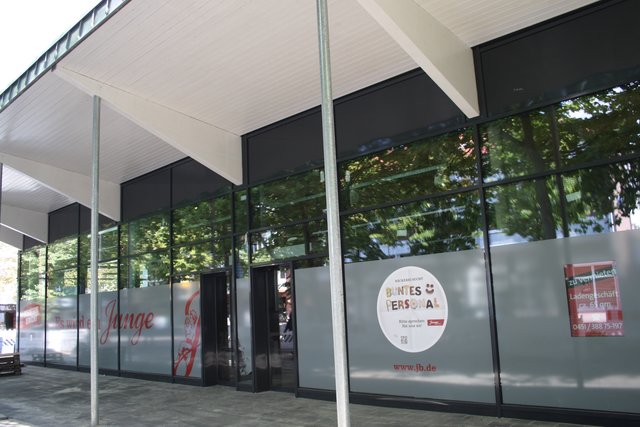 Einladend: die neue Filiale in Buxtehude