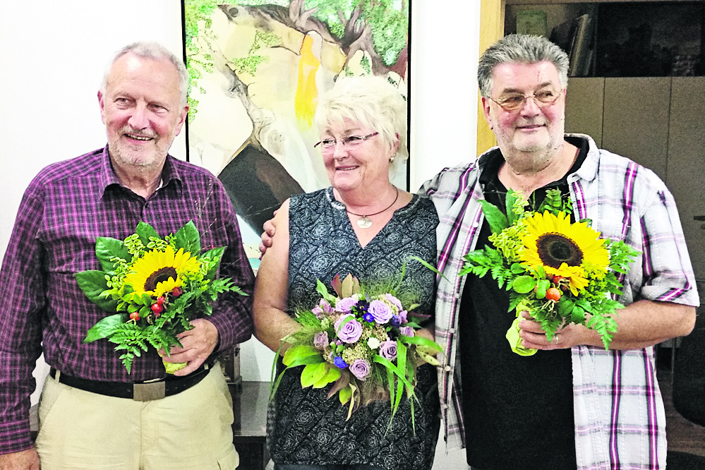 Bei der Amtsübergabe (v. li.): Michael Stolz, Christel Ritzer und Michael Böhm