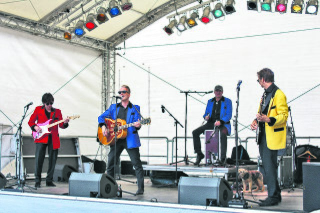 Das fetzt: „Larry and the Handjive“ sorgten mit Rockmusik der 50er Jahre für Stimmung