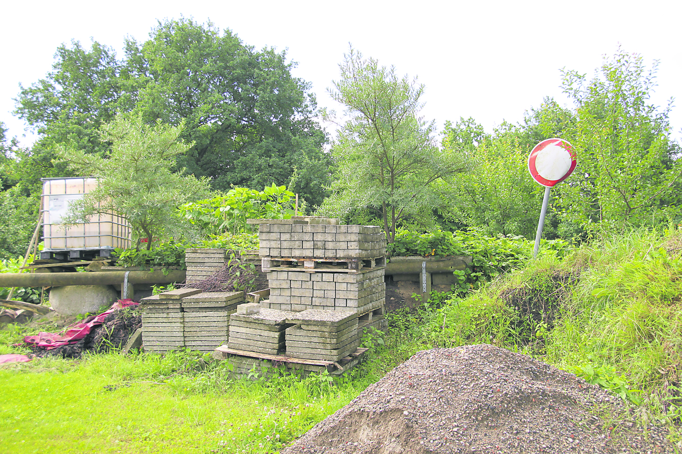Hier querte bis bis vor etwa zehn Jahren eine Brücke die Bahnlinie. Jetzt soll womöglich ein neuer Brückenschlag erfolgen