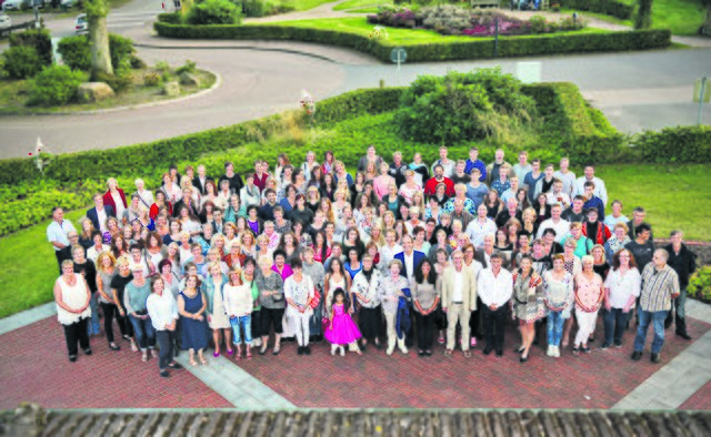 Die Mitarbeiter der Waldklinik Jesteburg (auf dem Foto
ist nur ein Teil des Teams zu sehen) sind im Landkreis Harburg für ihre Kompetenz und Herzlichkeit bekannt | Foto: Waldklinik Jesteburg