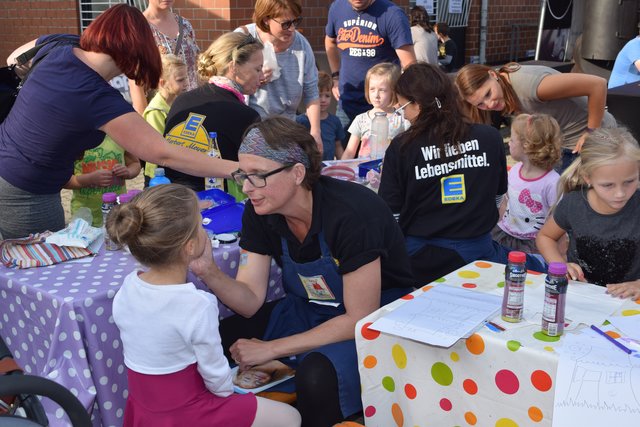 Großes Kinderangebot: Herbert Meyer und sein Team sorgten dafür, dass das Hittfelder Dorffest ein Fest für alle Altersklassen wurde