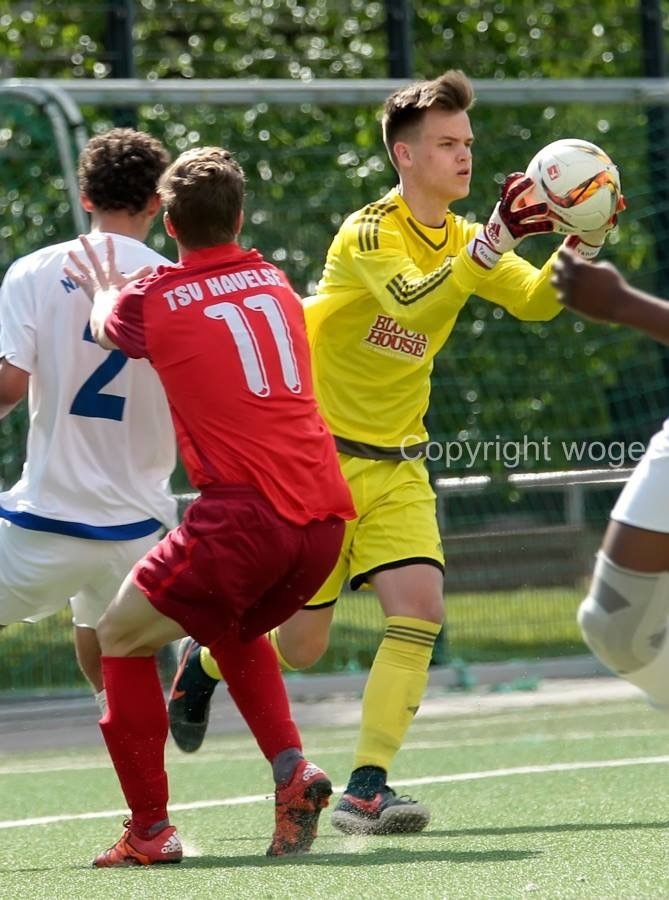 Wieder einmal hat Yannick dem Gegner den Ball weggeschnappt