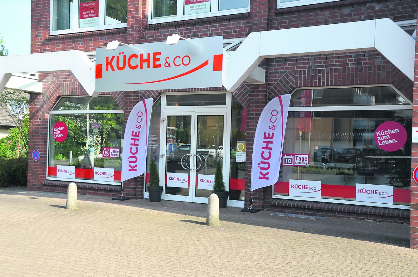 Der Einbauküchenspezialist „Küche & Co.“ liegt
verkehrsgünstig an der Hamburger Straße 30