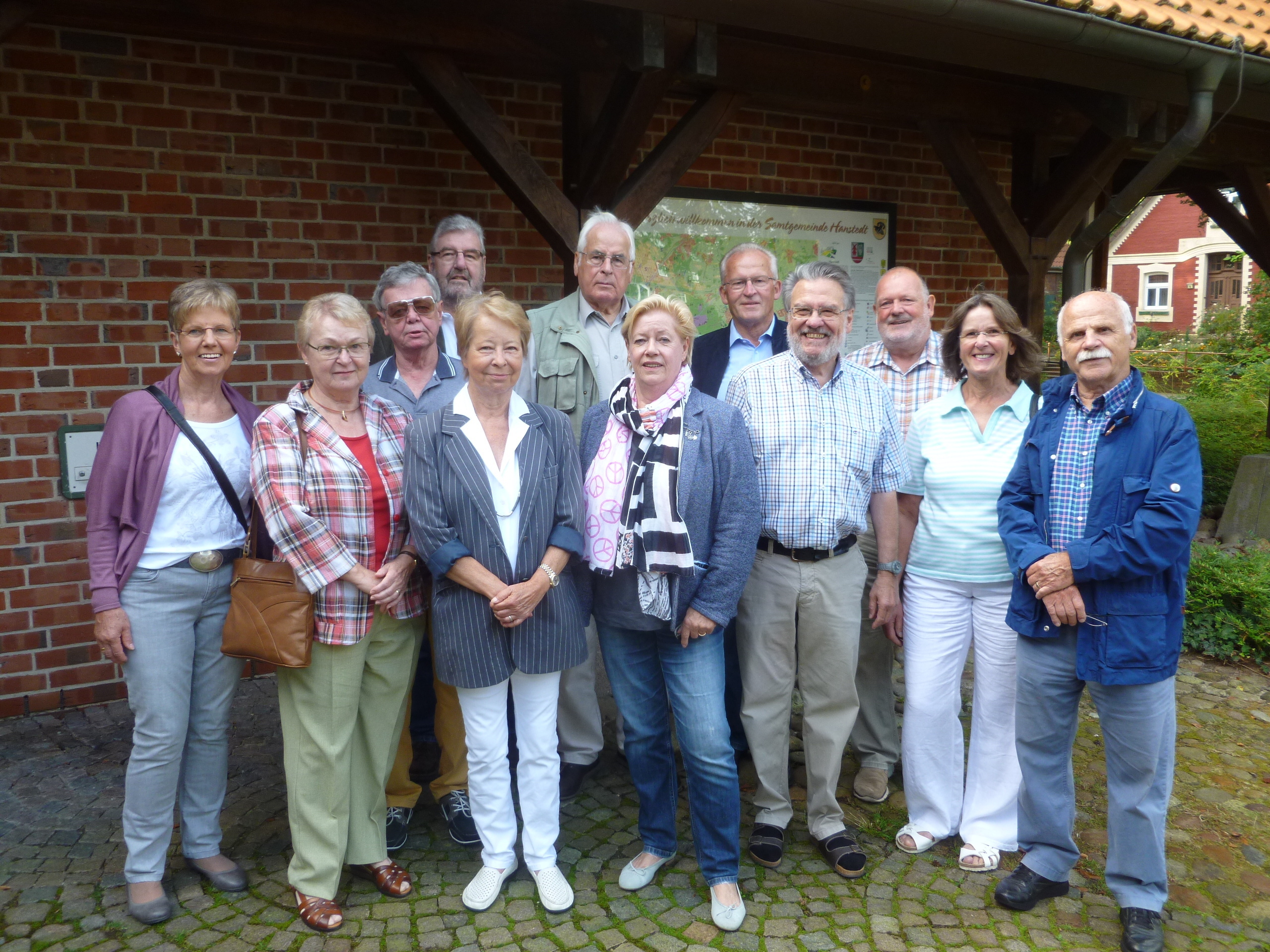 Wollen sich für die Senioren in Hanstedt engagieren (v. li.): Maria Hofmann, Uta Rathenow, Karl-Friedrich Maaser, Wilfried Karl, Ingrid Eschler, Hermann Buter (Vorsitzender des amtierender Seniorenbeirat), Hiltrud Ehlers, Hans-Hermann Harms, Dr. Rolf-Walter Rennecke, Hermann Dittmer, Juliana Kröger und Wolfgang Schnoor