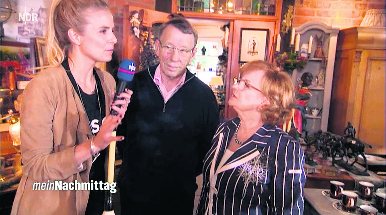 Jürgen und Renate Smutek freuten sich über den Besuch von Moderatorin Stephanie Müller-Spirra