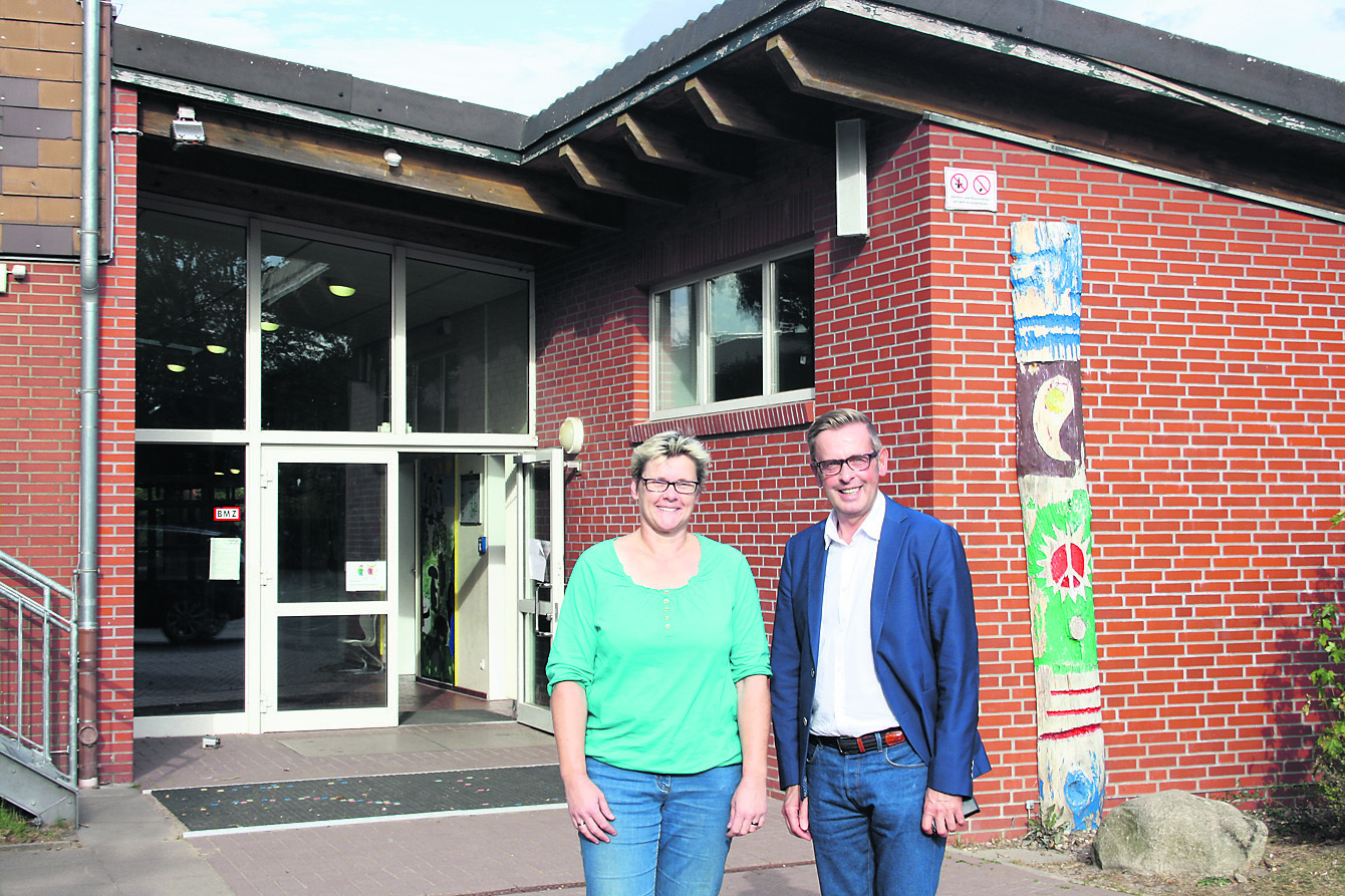 Sind sich beim Thema Ganztagsschule einig: Samtgemeinde Bürgermeister Heiner Albers, und Schulleiterin Sandra Pankow-Waller