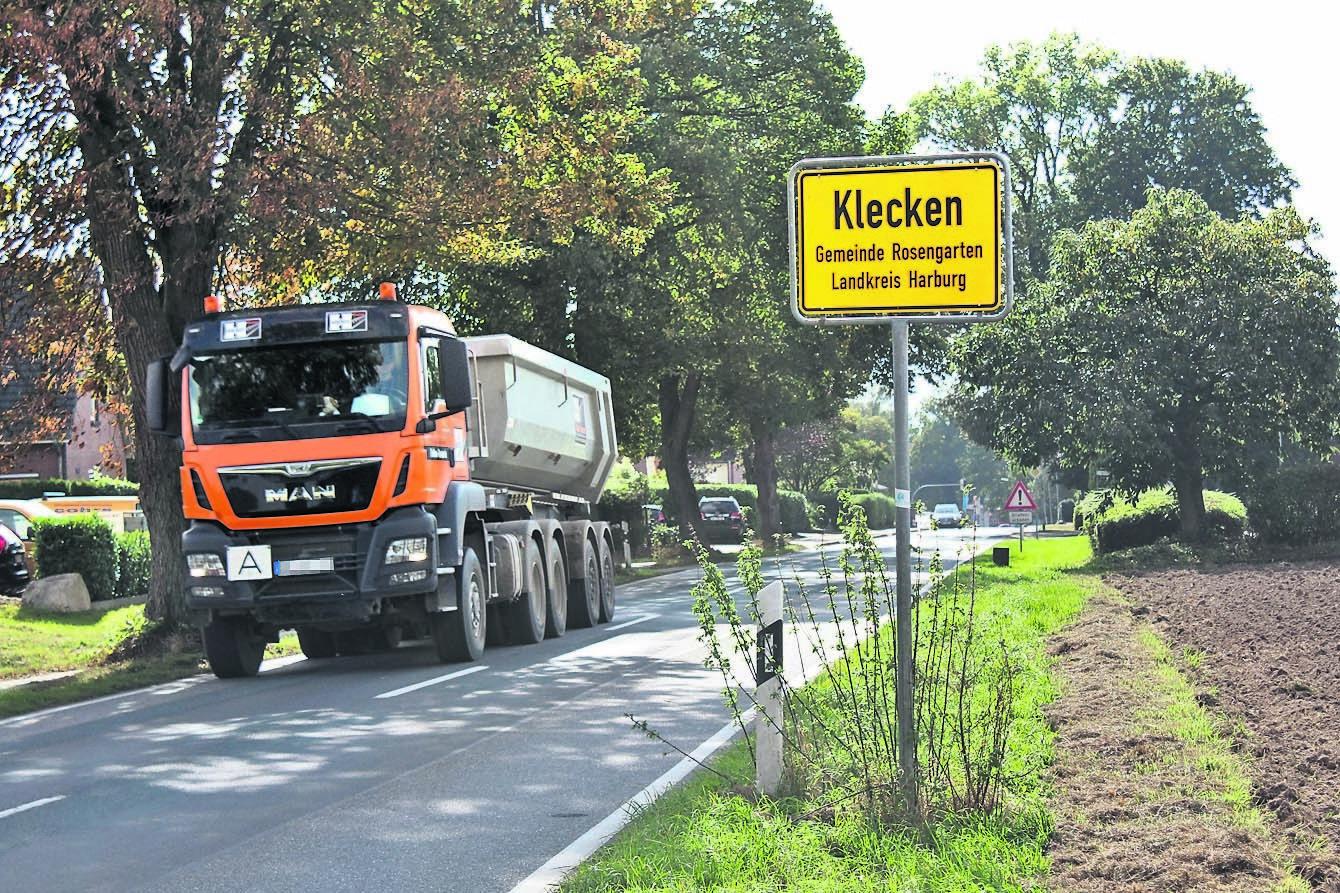 Bald gilt für Lkw ab 3,5 Tonnen auf der Hittfelder Straße in Klecken bereits ab dem Ortseingang Tempo 30