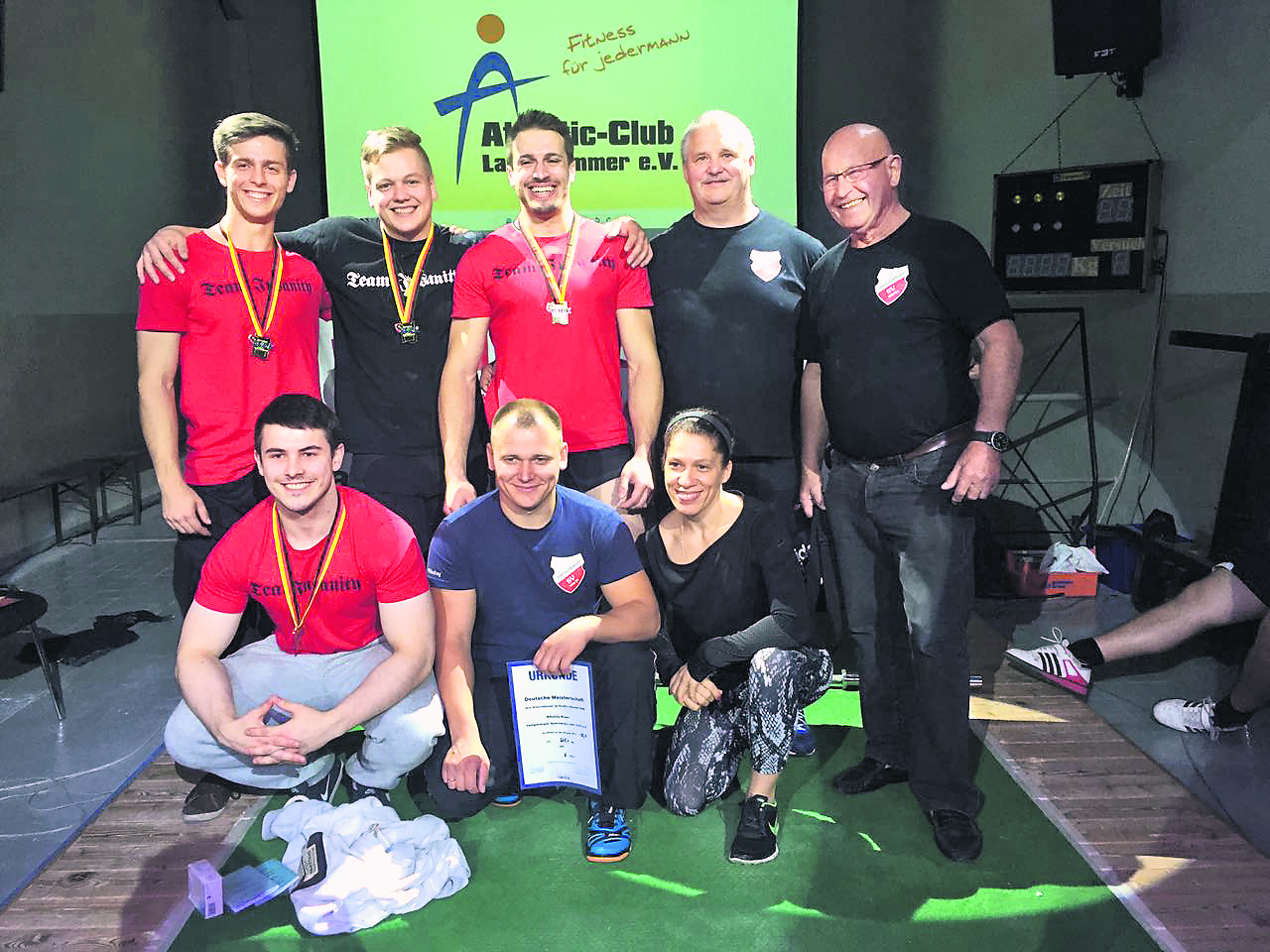Die erfolgreichen TSV-Sportler (hinten, v. li.): Sebastian Preine, Jaari Kristian Ott, Fabian Gerritzen, Krystian Slosarek (Trainer) und Konrad Merta (Trainer) sowie vorne, v. li.: Cornelius Lehnart, Nikolay Klass und Jasmin Treimer