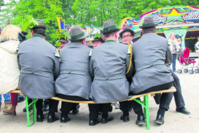 Schützenfest bei der "Ole School" in Jesteburg wird am Sonntag gefeiert - da biegen sich die Sitzbänke