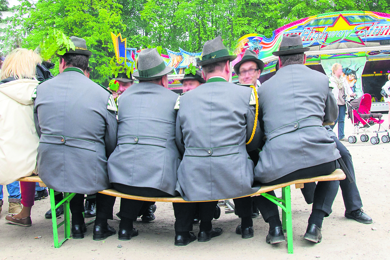 Schützenfest bei der "Ole School" in Jesteburg wird am Sonntag gefeiert - da biegen sich die Sitzbänke