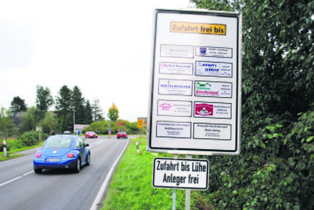 Dieses Schild stand auf der falschen Straßenseite