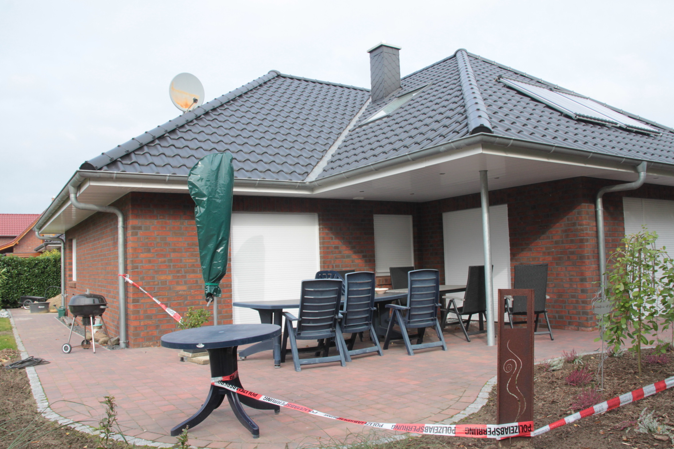 Die Wohnidylle trügt: In dem Winkelbungalow ereignete sich ein tödliches Ehedrama