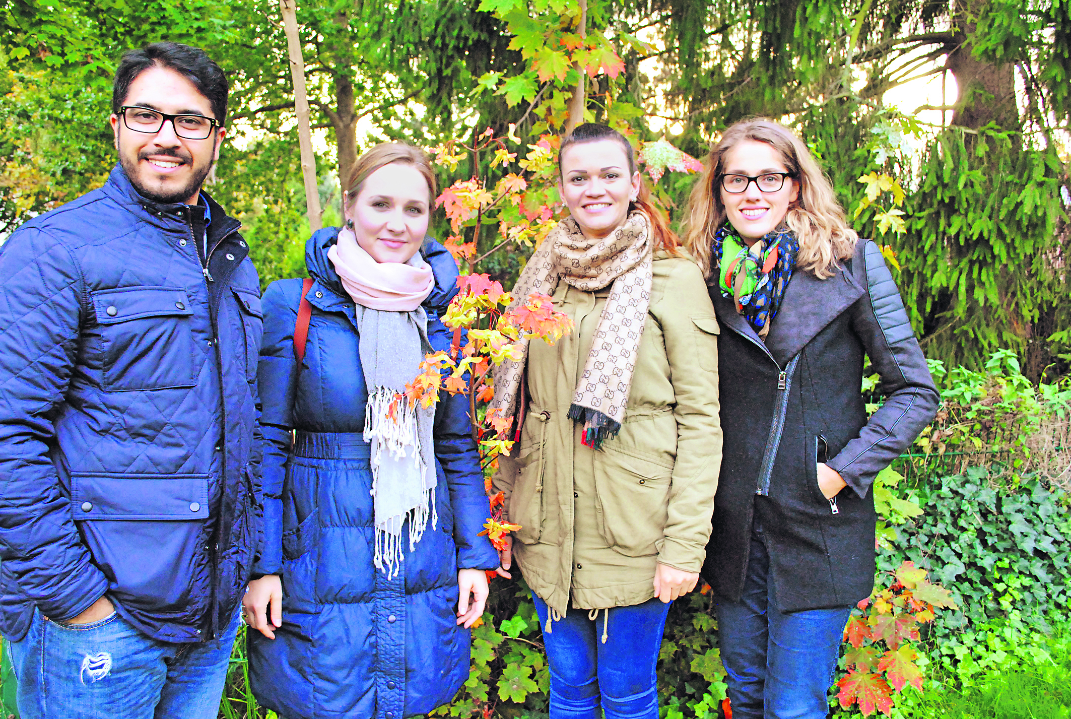 Sie suchen für ein Buchprojekt Menschen, die in ihrem Leben geflpchtet sind (v.li.): Ata und Jana Shakoor sowie Alessia Kell und Katharina Bodmann