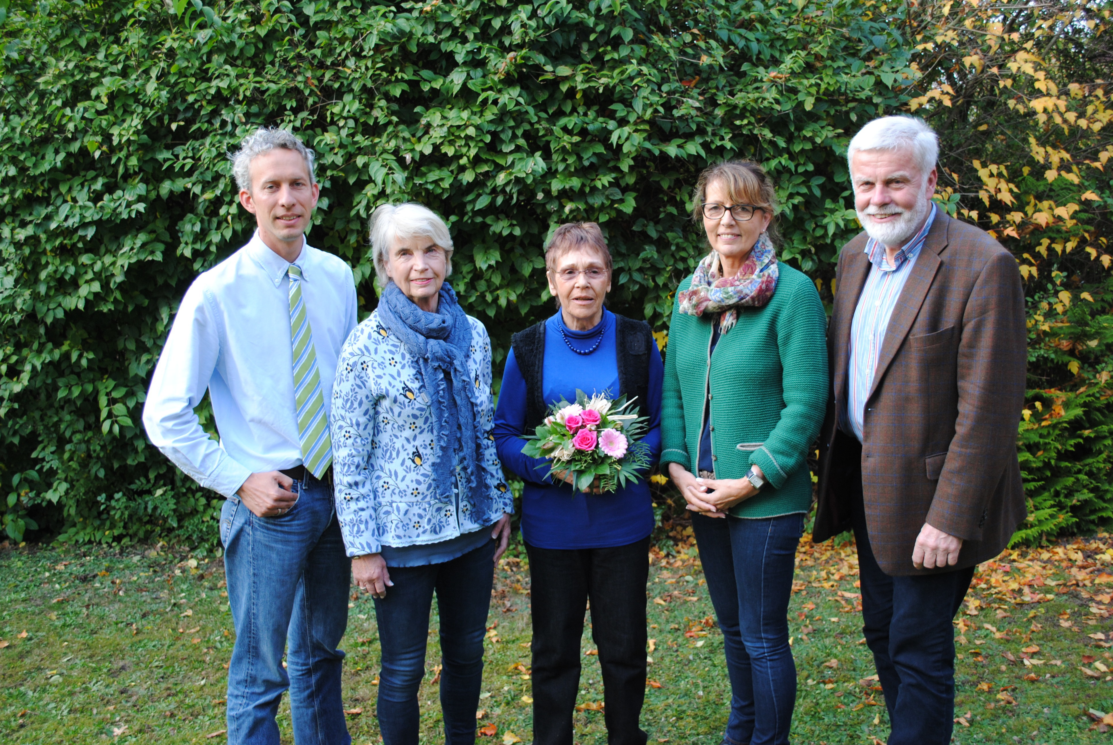 Glückwünsche für die Jubilarin (v. li.): Nikolaus Lemberg, Gisela Fengefisch, Dagmar Denner-Hillmer, Bärbel Walter und Hans-Hermann Putensen