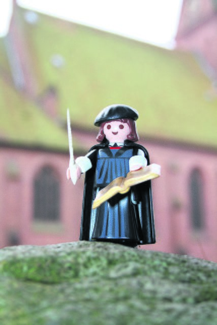 Die Luther-Figuren sollen an allen möglichen Orten fotografiert werden