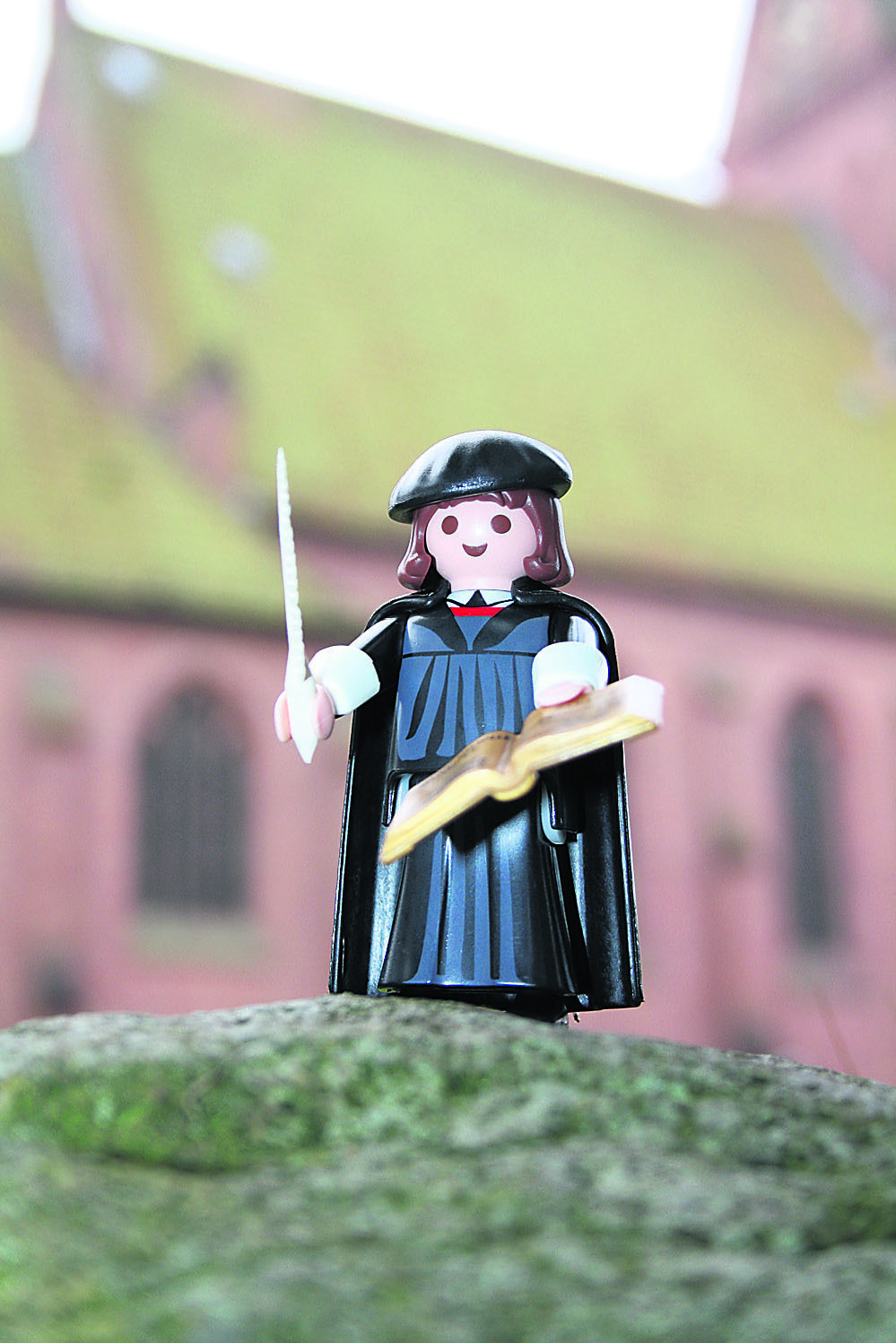 Die Luther-Figuren sollen an allen möglichen Orten fotografiert werden