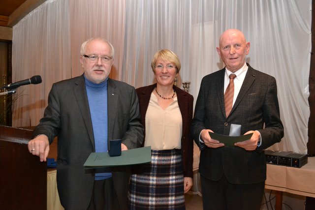 NSGB-Kreisvorsitzende Vorsitzende Anette Randt mit Klaus-Dieter Feindt (li.) und Herbert Busch