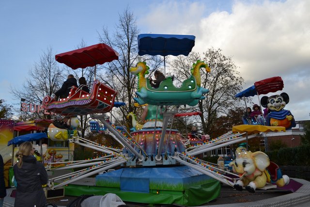 Die Kinder drehten gerne Runden im "Super-Jet"
