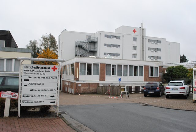In unmittelbarer Nachbarschaft zum Neubau:
das DRK-Pflegeheim