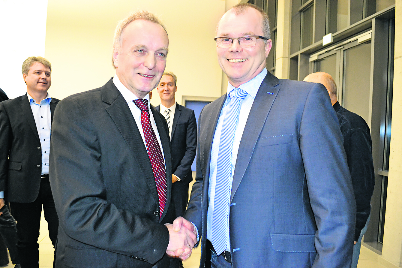 Karl-Siegfried Jobmann (re.) gratulierte Gerhard Netzel zur Wiederwahl