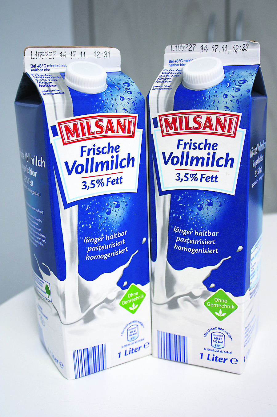 Ein Liter Vollmilch kostet in den Aldi-Märkten jetzt 65 Cent - ein Plus von 19 Cent