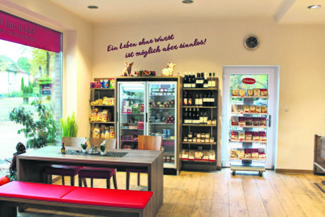 Lädt zum Verweilen ein: Das gemütlich 
eingerichtete Bistro