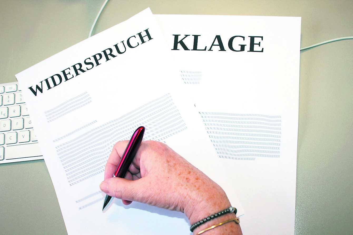 Klage oder Widerspruch: Nach dem Willen der Landesregierung soll künftig jede Gemeinde selbst entscheiden, welches Rechtsmittel möglich ist