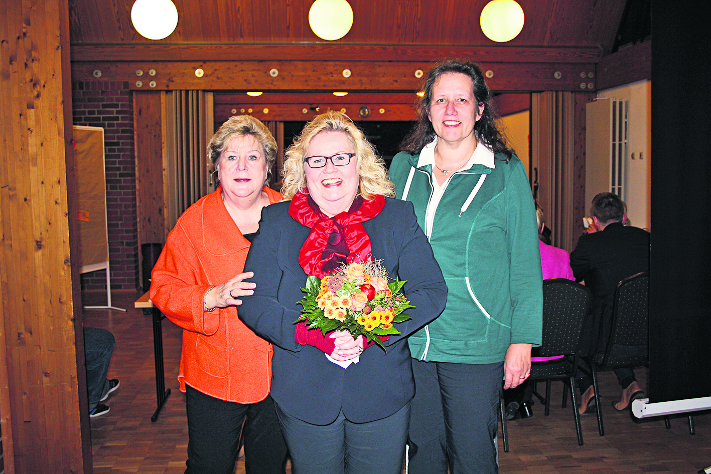 Das Spitzentrio im Ortsrat Maschen: Angelika Tumuschat-Bruhn (Mitte), Renate Clausen-Sainer (li.) und Kirsten Petersen
