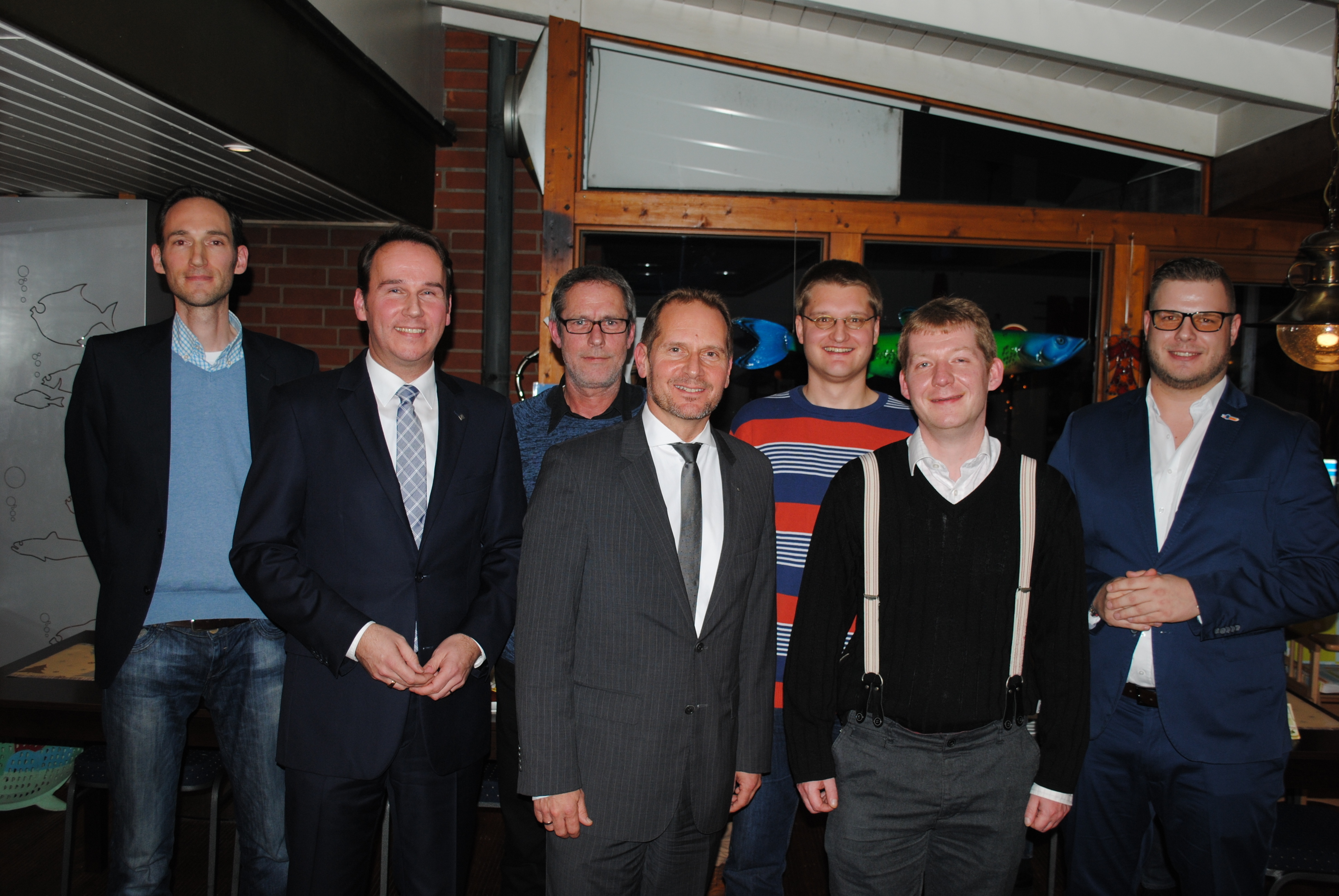 VWW-Schatzmeister Ralph Böer (Mitte) leitete die Podiumsdiskussion, an der (v. li.) Roderik Pfreundschuh, André Bock, Thomas Schubert, Eike Christian Harden, Nino Ruschmeyer und Heiko Kösling teilnahmen