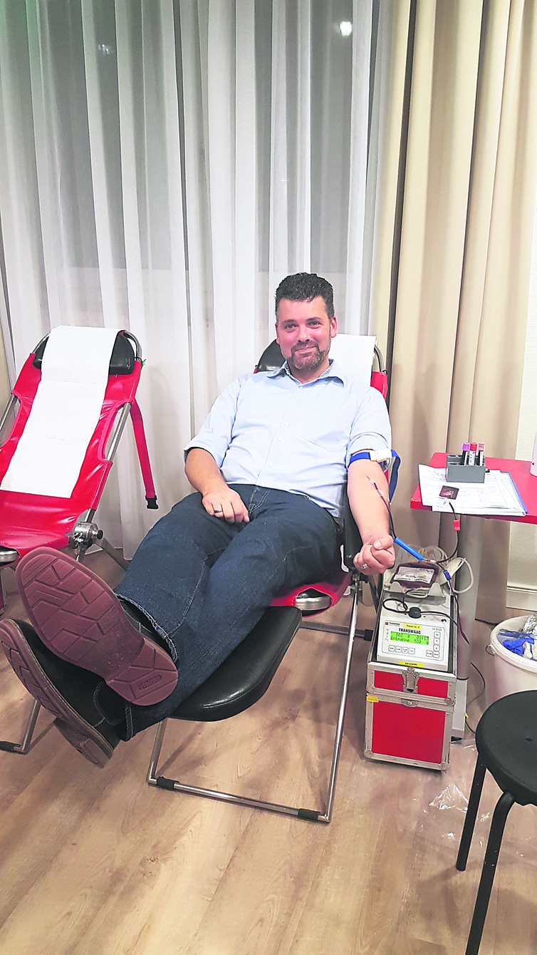 Bernd Müller spendet Blut und Geld