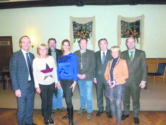 Das CDU- und BUG-Team im Samtgemeinderat (v. li.): Dr. Hans-Heinrich Aldag, Heide Nemitz, Jan Sommer, Nathalie Boegel, Volker Bahlburg, Claus Schrader, Britta Witte und Stefan Palaschinsky