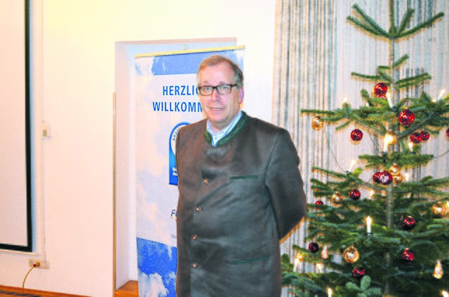 Rechtsanwalt Elmar Fuchs begeisterte mit einem humorvollen Rede