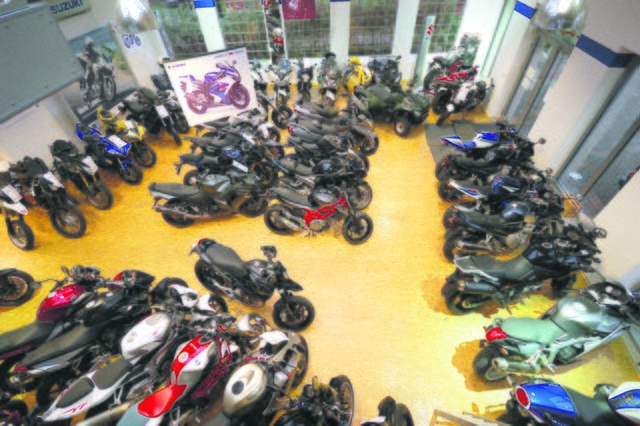Im Showroom befindet sich stets eine attraktive Auswahl 
an Motorrädern | Foto: Fotos: Detlef Lucks Intekos OHG