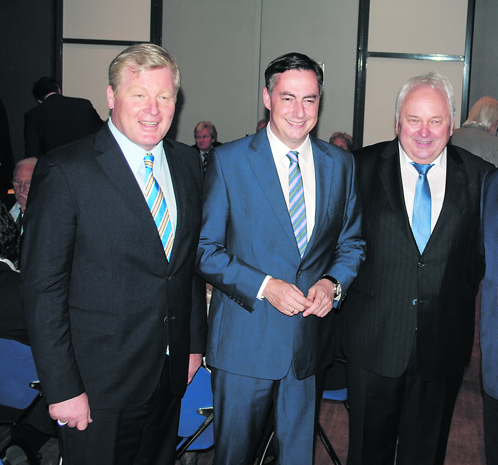 Bernd Althusmann (v. li.) und der ehemalige Ministerpräsident David McAllister beim 70. Geburtstag von CDU-Landtagsabgeordnetem Heiner Schönecke im März dieses Jahres