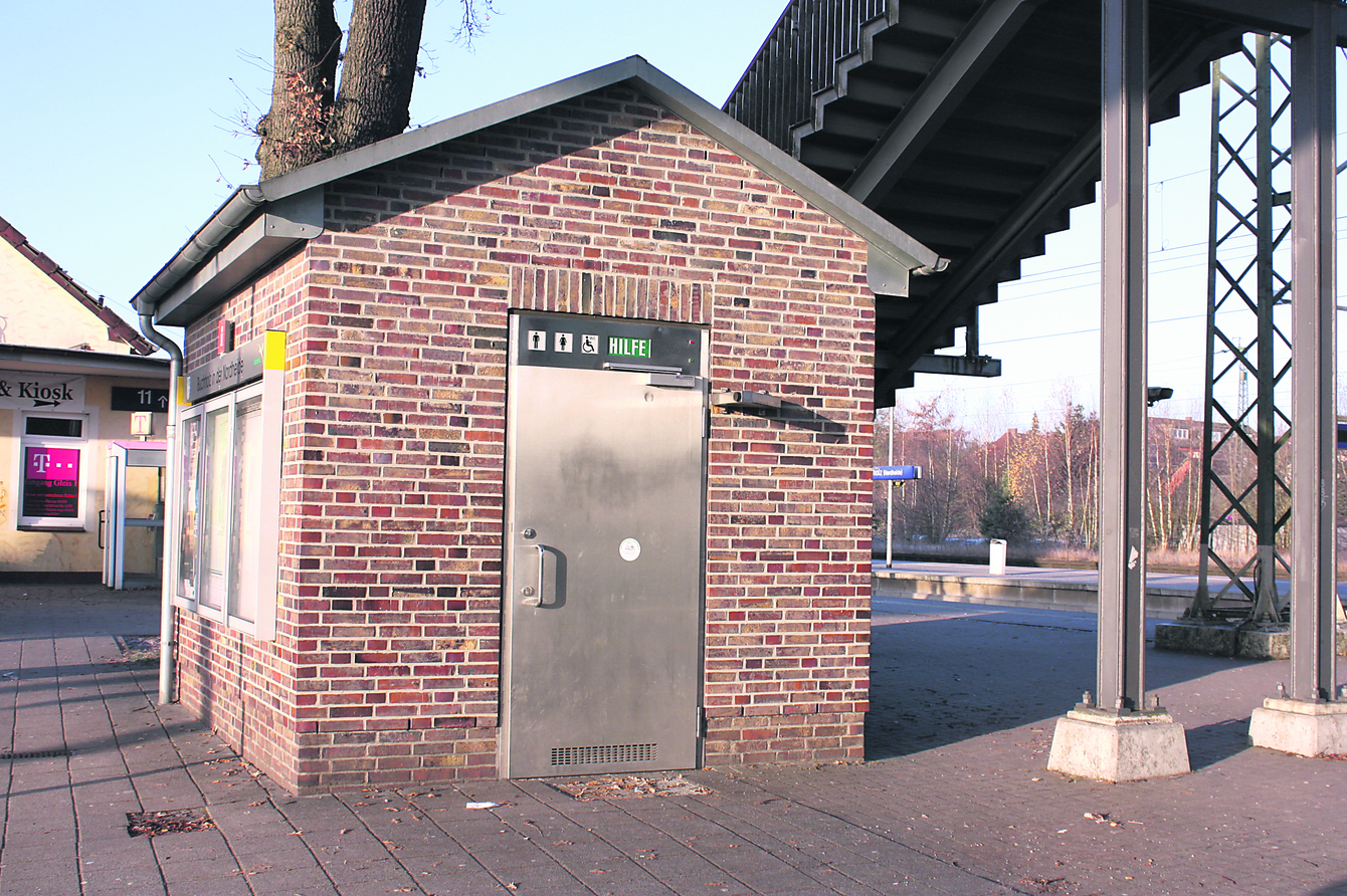 Das Klohäuschen am Buchholzer Bahnhof