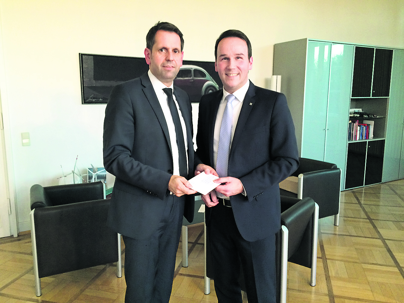 In Hannover: André Bock (re.) und Olaf Lies