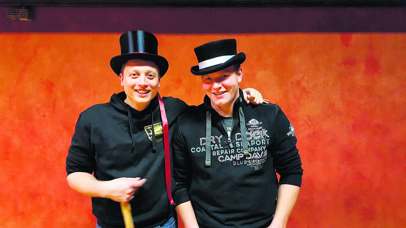 Die Faslamseltern: "Vadder" Marcel Meyer (li.) und "Mudder" Dirk Albers