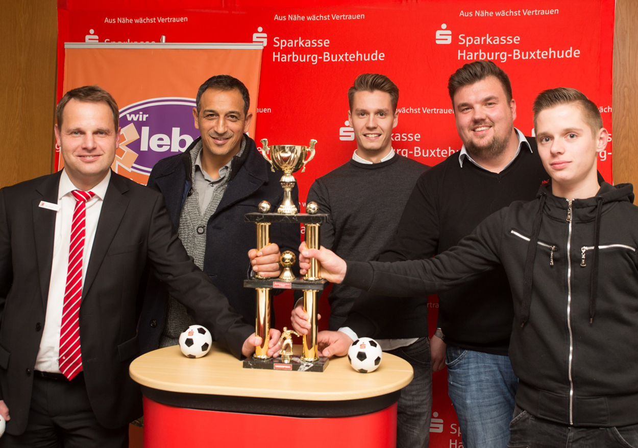 Auslosung der Paarungen in Tespe mit (v.l.): Jörn Stolle, Rachid Azzouzi, Rico Grimm, Philipp Meyn und Chuck Bödder